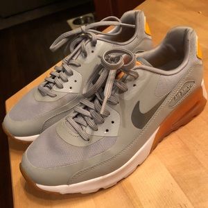 Barely worn Nike Air Maxes